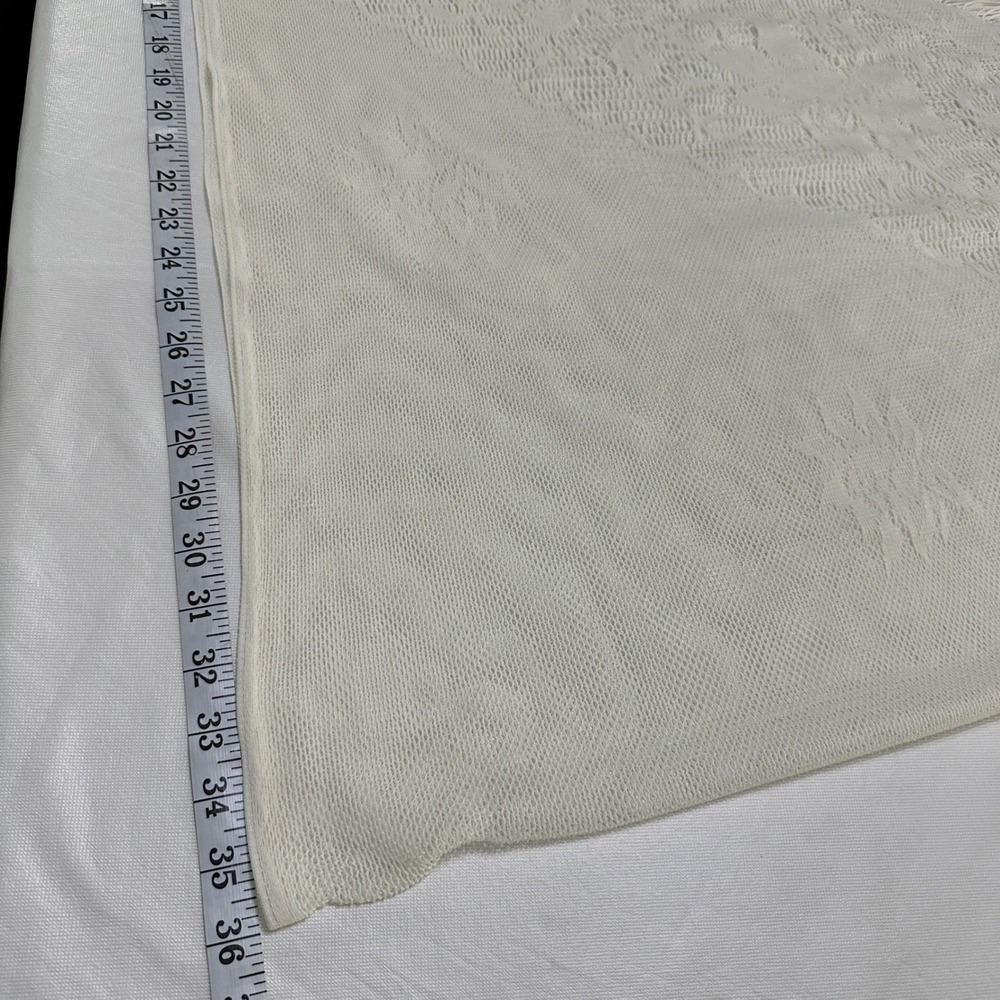 VTG White Floral Lace Triangle Shawl Fringe Wrap Boho Bridal Victorian Romantic - Picture 6 of 11